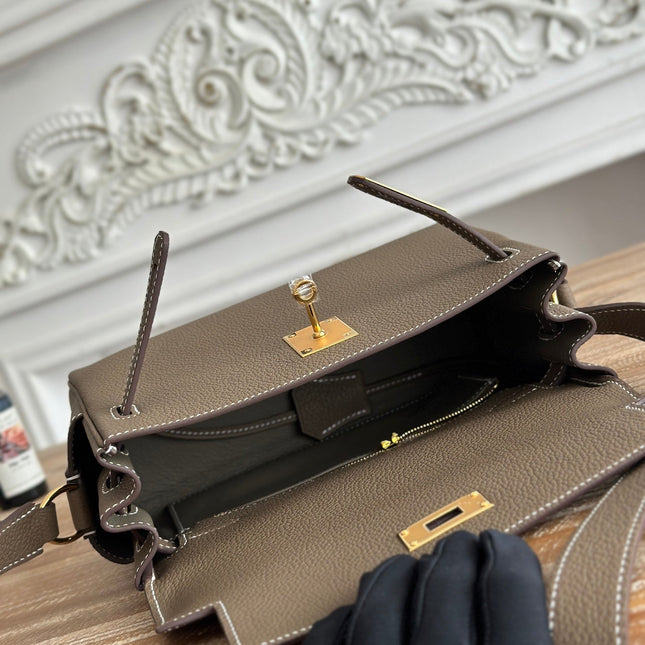 HM 25S KELLY MESSENGER 25 CM IN TAUPE BROWN TOGO WITH GOLD HARDWARE