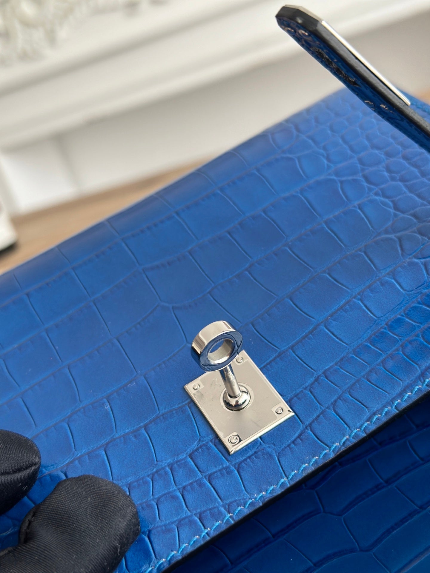 HM 25S KELLY MINI 22 CM IN COBALT BLUE LAMBSKIN WITH CROCODILE EMBOSSING AND SILVER HARDWARE