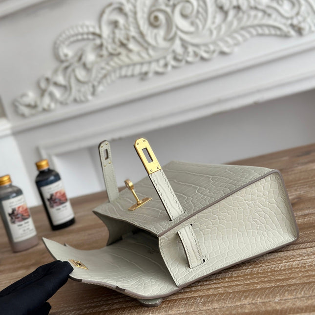 HM 25S KELLY MINI 22 CM IN CREAM WHITE LAMBSKIN WITH CROCODILE EMBOSSING AND GOLD HARDWARE