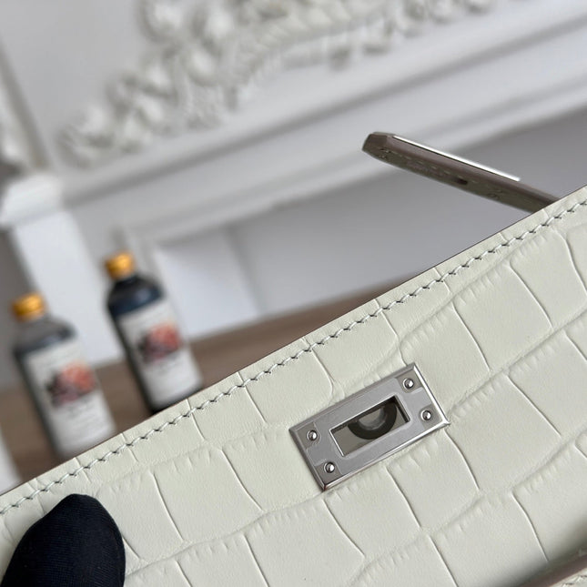 HM 25S KELLY MINI 22 CM IN CREAM WHITE LAMBSKIN WITH CROCODILE EMBOSSING AND SILVER HARDWARE