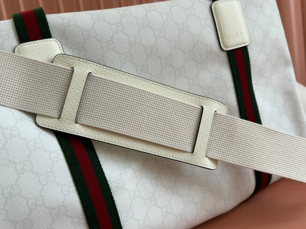MEDIUM DUFFLE BAG WITH WEB 47 IN WHITE SOFT GG CALFSKIN