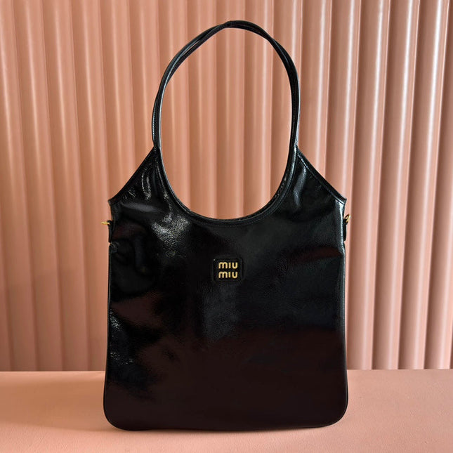 IVY 40 TOTE IN BLACK PATENT CALFSKIN GOLD HARDWARE