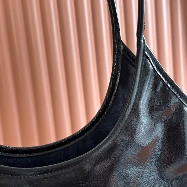 IVY 40 TOTE IN BLACK PATENT CALFSKIN GOLD HARDWARE