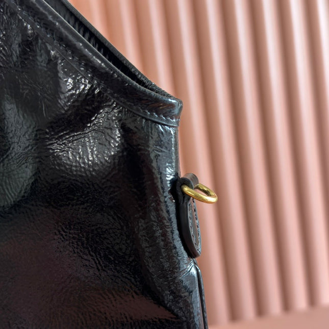 IVY 40 TOTE IN BLACK PATENT CALFSKIN GOLD HARDWARE