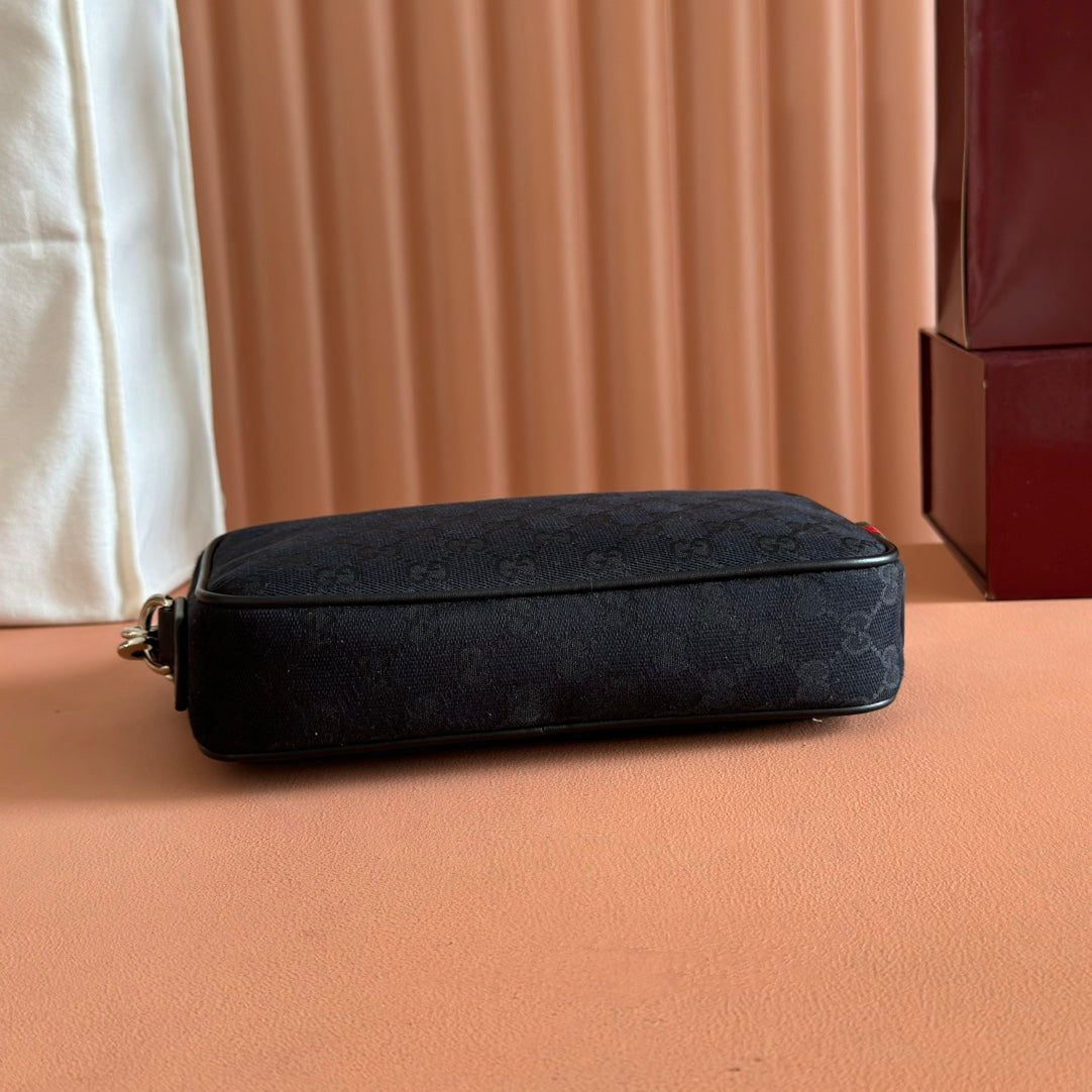 SMALL CROSSBODY BAG 23.5 IN BLACK GG CANVAS