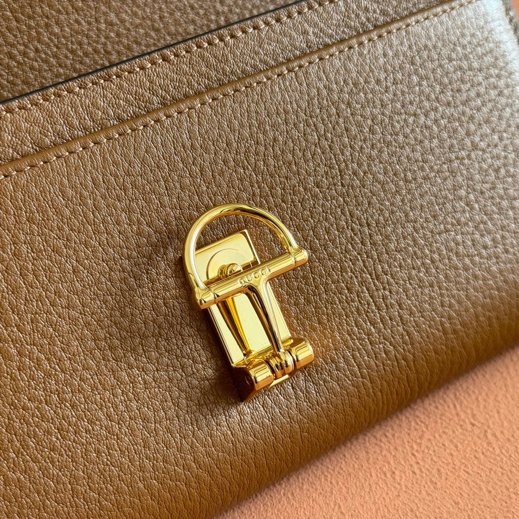 SOFTBIT CONTINENTAL WALLET 19 IN BROWN GRAINY CALFSKIN GOLD HARDWARE