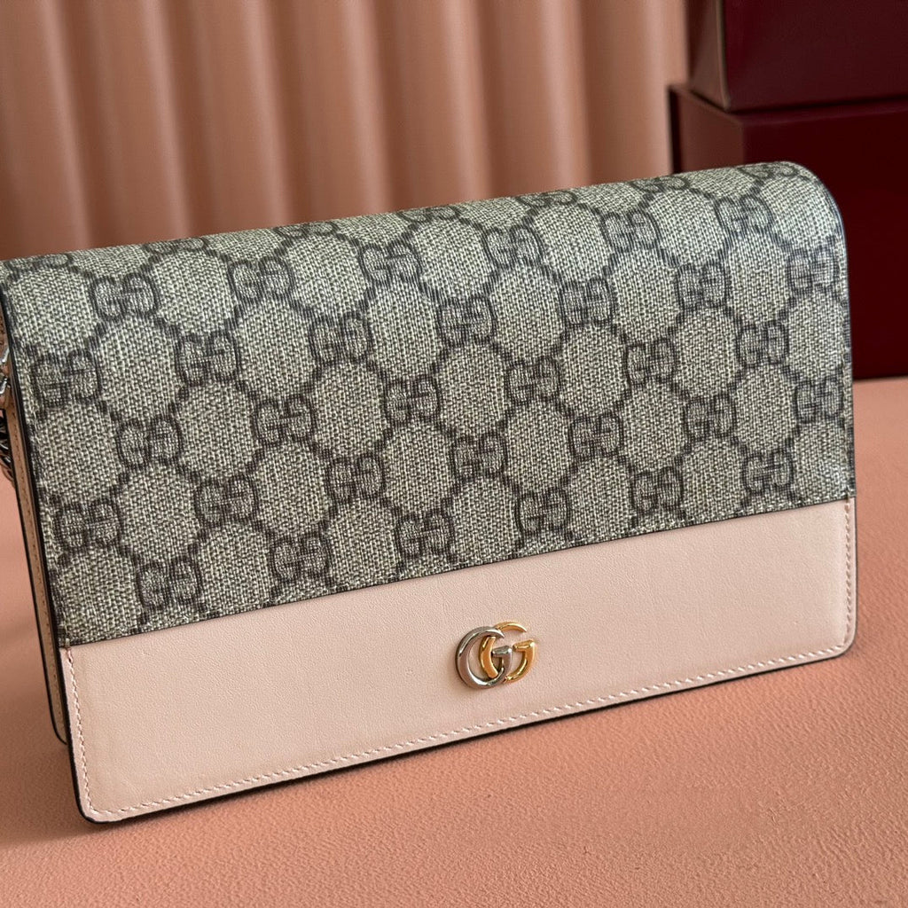 GG MARMONT WALLET ON CHAIN 20 BEIGE AND WHITE IN CALFSKIN