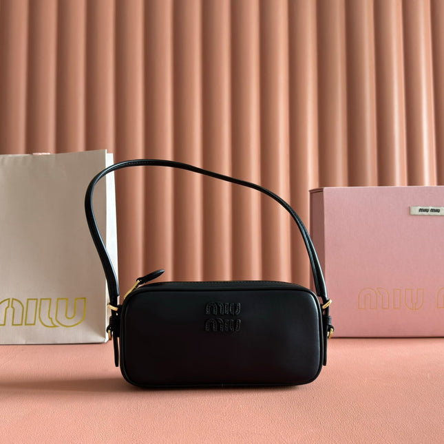 MIUMIU 26S POUCH BAG 20 IN BLACK CALFSKIN GOLD HARDWARE