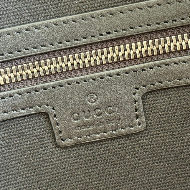 GUCCI 26S EMBLEM DUFFLE BAG 38 IN BLACK EMBOSSED CALFSKIN