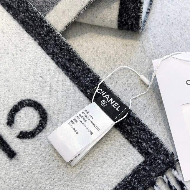 CHANEL 25S SCARF 184 CM IN MERINO WOOL 943170