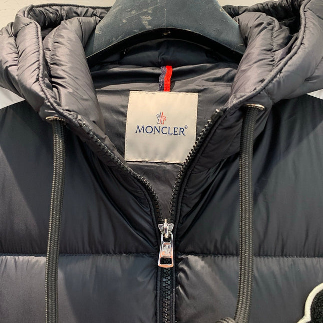MONCLER 25S DOWN JACKET 371