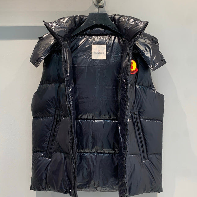 MONCLER 25S SLEEVELESS JACKET 372