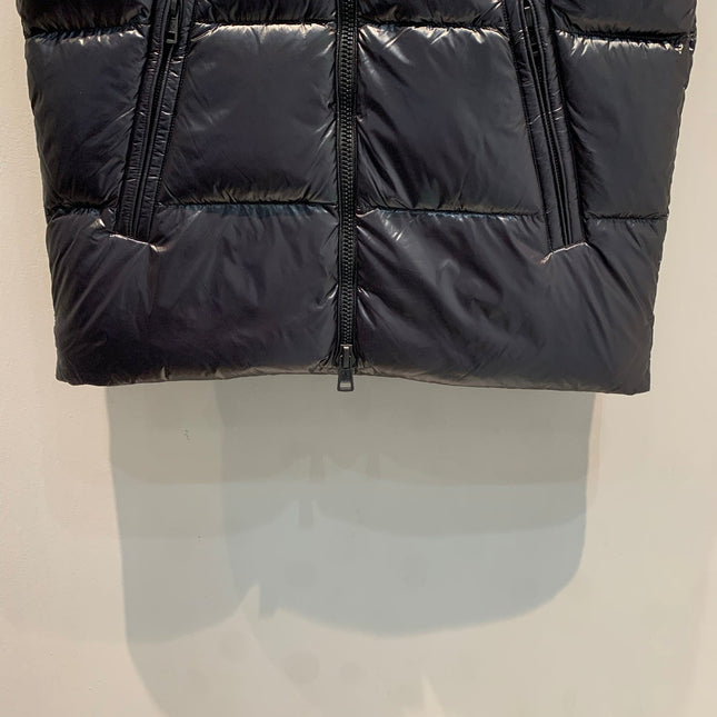 MONCLER 25S SLEEVELESS JACKET 372