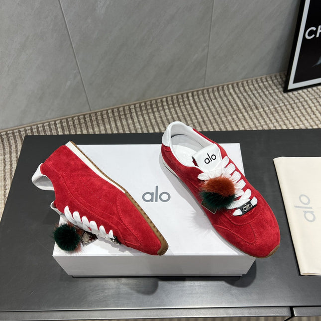 ALO 25S SUNSET SNEAKER IN RED SUEDE WITH PUFF CHARM