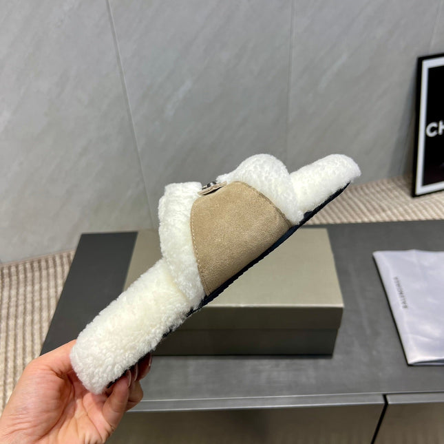 BALENCIAGA 25S SLIPPERS IN DARK BEIGE SUEDE AND WHITE WOOL