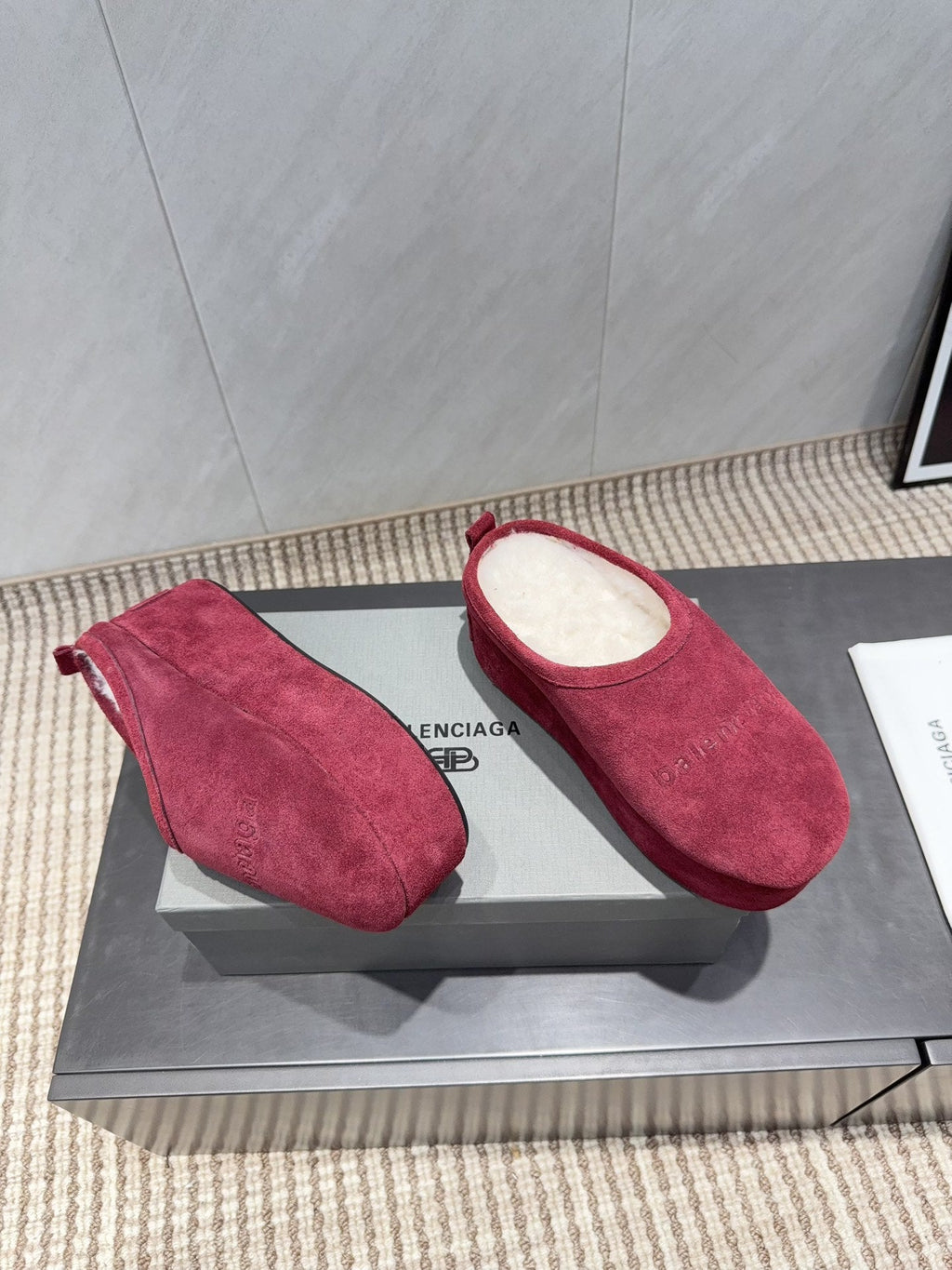 BALENCIAGA 25S AURALEE SLIP-ON 50 MM IN DEEP WINE RED SUEDE STYLE 2
