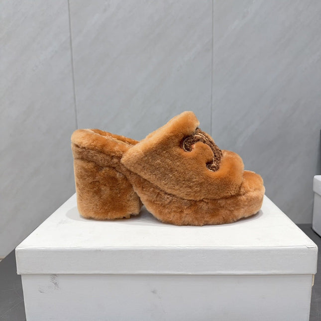 CELINE 26S HIGH-HEEL SANDALS IN BROWN PURE WOOL