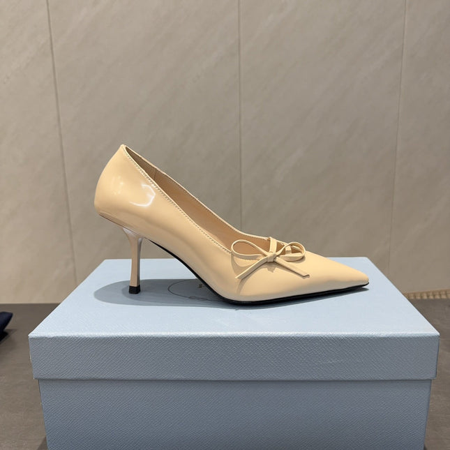 PRADA 26S POINTED TOE HEELS 75MM IN BEIGE CALFSKIN WITH BOW