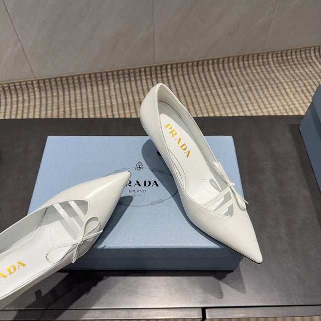 PRADA 26S POINTED TOE HEELS 75MM IN WHITE CALFSKIN WITH BOW