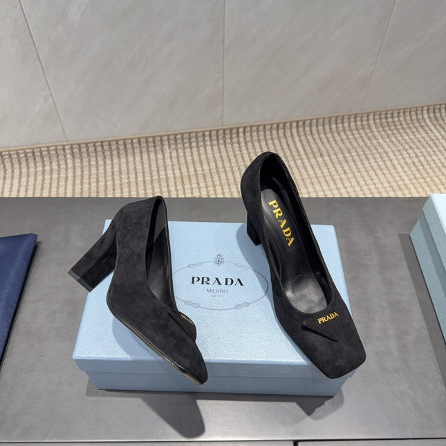 PRADA 26S SQUARE TOE HIGH HEELS 85MM IN BLACK SUEDE WITH LOGO