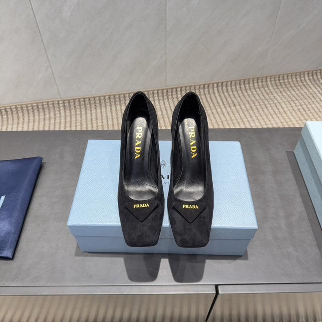 PRADA 26S SQUARE TOE HIGH HEELS 85MM IN BLACK SUEDE WITH LOGO