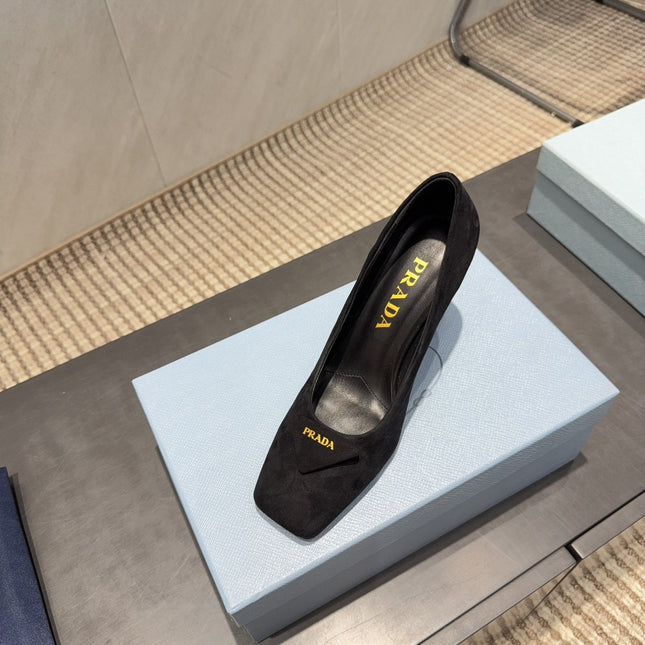PRADA 26S SQUARE TOE HIGH HEELS 85MM IN BLACK SUEDE WITH LOGO