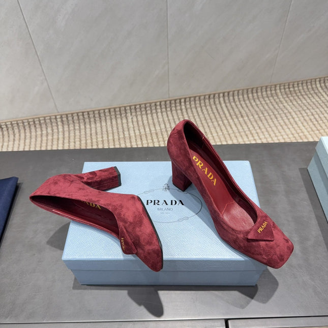 PRADA 26S SQUARE TOE HIGH HEELS 85MM IN DARK RED SUEDE WITH LOGO