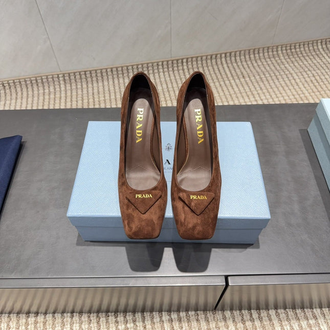 PRADA 26S SQUARE TOE HIGH HEELS 85MM IN CARAMEL BROWN SUEDE WITH LOGO