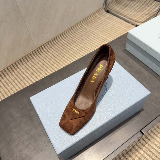 PRADA 26S SQUARE TOE HIGH HEELS 85MM IN CARAMEL BROWN SUEDE WITH LOGO