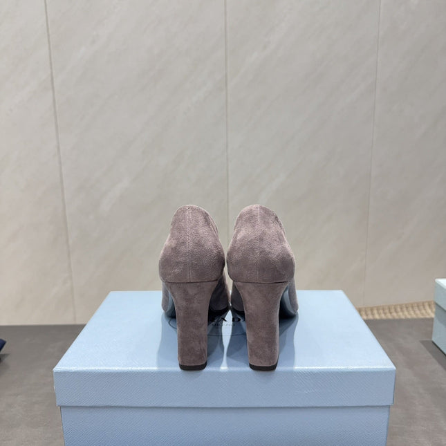 PRADA 26S SQUARE TOE HIGH HEELS 85MM IN TAUPE BROWN SUEDE WITH LOGO