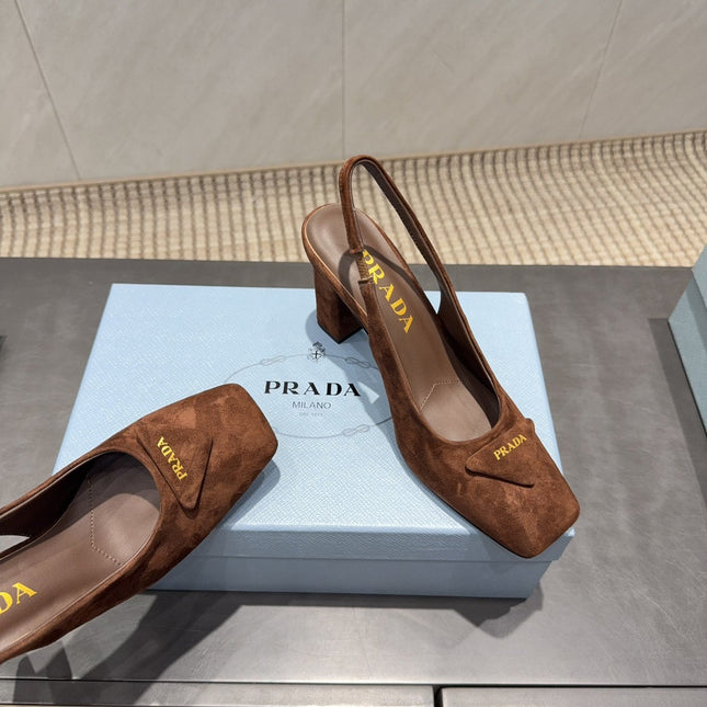 PRADA 26S LOW HEEL SQUARE TOE SLINGBACK SHOES 85MM IN CARAMEL BROWN SUEDE WITH LOGO