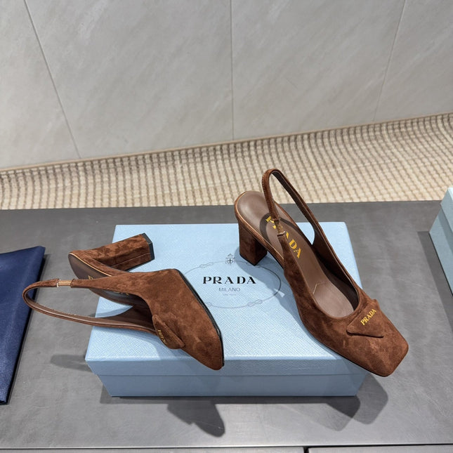 PRADA 26S LOW HEEL SQUARE TOE SLINGBACK SHOES 85MM IN CARAMEL BROWN SUEDE WITH LOGO