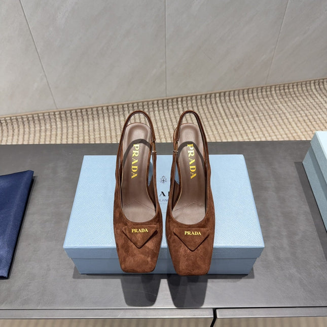 PRADA 26S LOW HEEL SQUARE TOE SLINGBACK SHOES 85MM IN CARAMEL BROWN SUEDE WITH LOGO