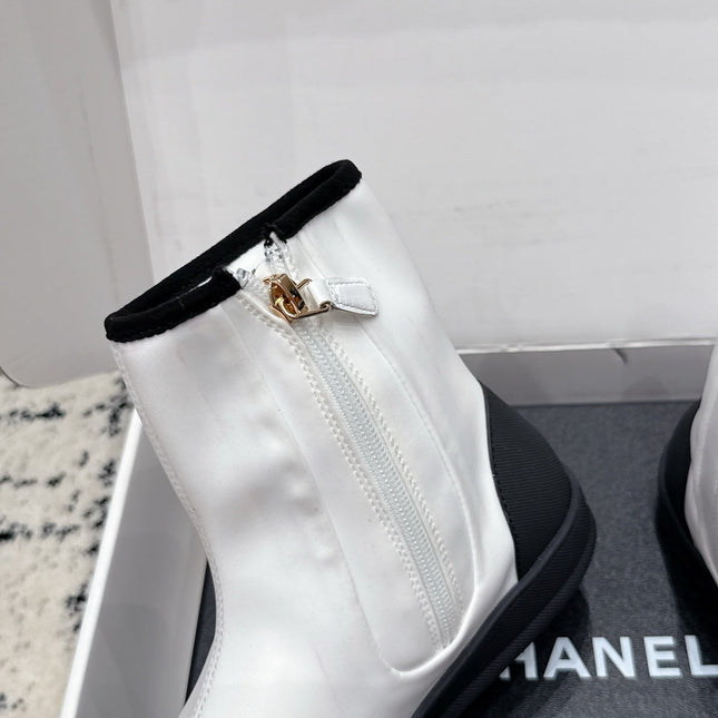 CHANEL 26S ZIPPER BOOTS IN WHITE MIX BLACK FABRIC AND LAMBSKIN