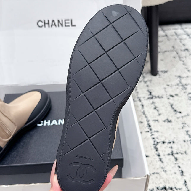 CHANEL 26S ZIPPER BOOTS IN BEIGE MIX BLACK FABRIC AND LAMBSKIN