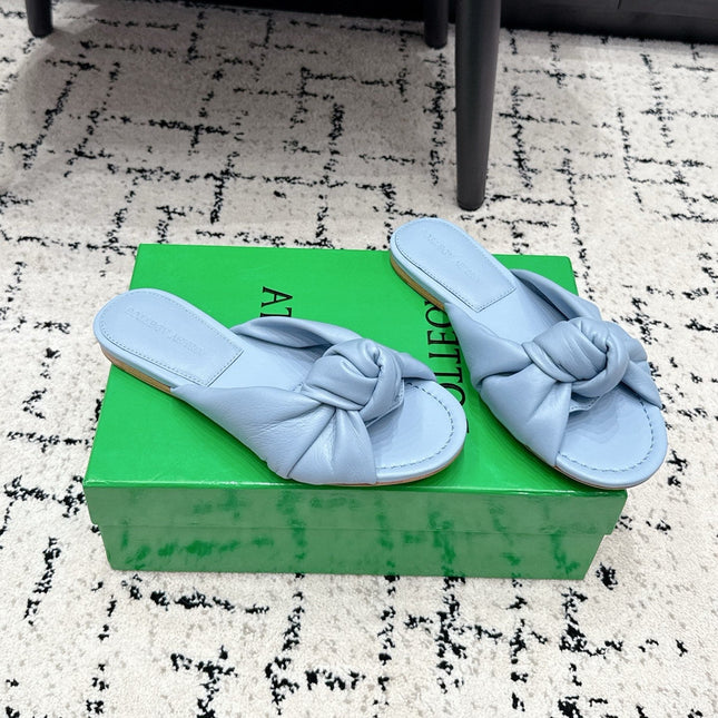 BOTTEGA VENETA 26S TWIST-STRAP SANDALS IN SKY BLUE LAMBSKIN