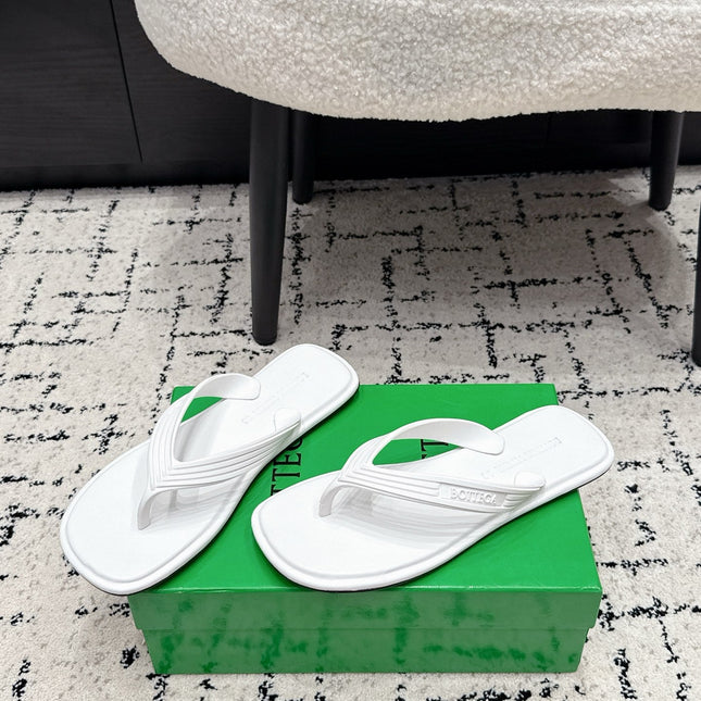 BOTTEGA VENETA 26S THONG SANDALS IN WHITE TPU