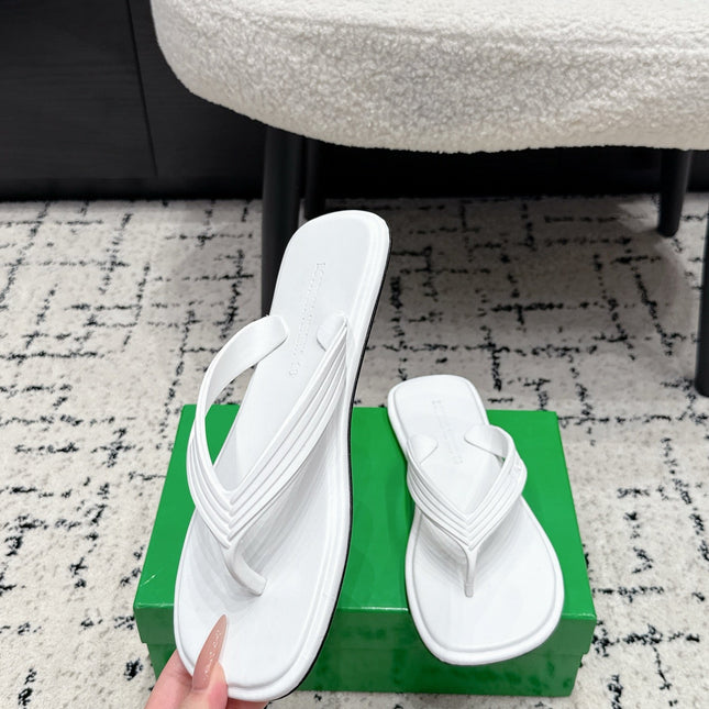 BOTTEGA VENETA 26S THONG SANDALS IN WHITE TPU