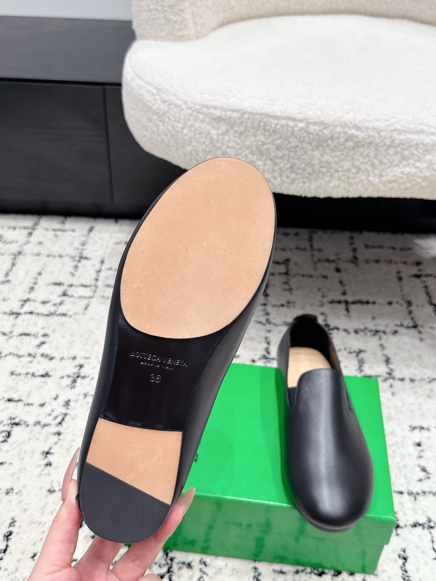 BOTTEGA VENETA 26S FLAT LOAFERS IN BLACK CALFSKIN