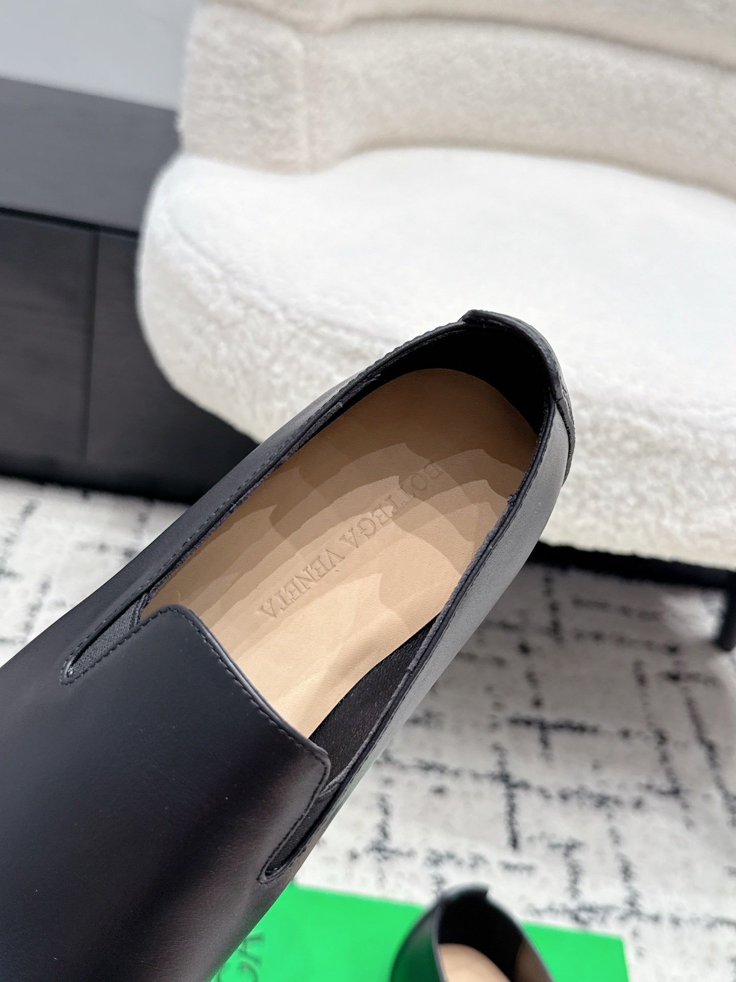 BOTTEGA VENETA 26S FLAT LOAFERS IN BLACK CALFSKIN