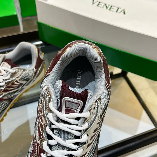 BOTTEGA VENETA 26S ORBIT SNEAKERS IN SILVER AND DARK RED TECHNICAL MESH