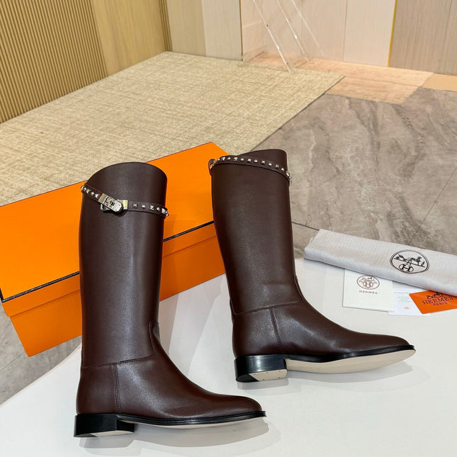 HM 25S KNEE-HIGH FLAT BOOTS IN DARK BROWN LAMBSKIN WITH SILVER HARDWARE