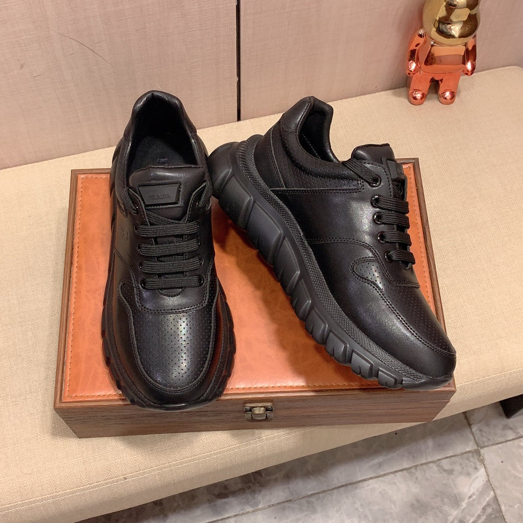 PRA SNEAKER IN BLACK PLAIN LEATHER LOGO