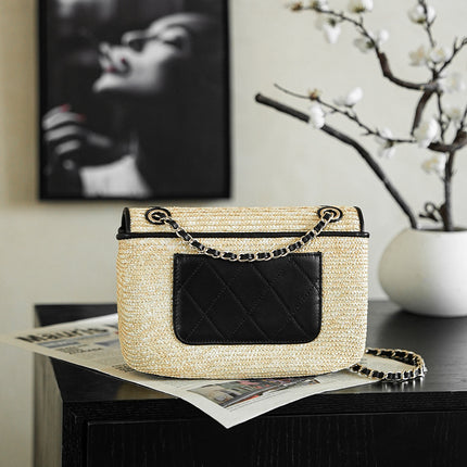 CHANEL 26S CLASSIC FLAP MEDIUM 23 IN NATURAL RAFFIA AND BLACK CALFSKIN GOLD HARDWARE