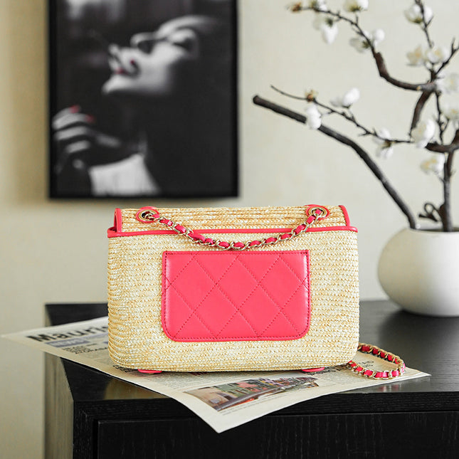 CHANEL 26S CLASSIC FLAP MEDIUM 23 IN NATURAL RAFFIA AND PINK CALFSKIN GOLD HARDWARE