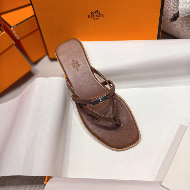 HM 26S KELLY BUCKLE THONG SANDALS IN BROWN CALFSKIN SILVER HARDWARE