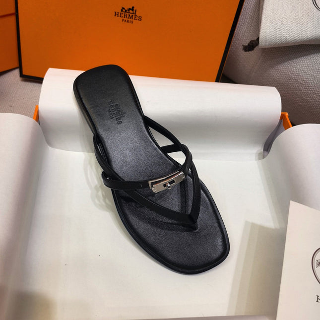 HM 26S KELLY BUCKLE THONG SANDALS IN BLACK CALFSKIN SILVER HARDWARE