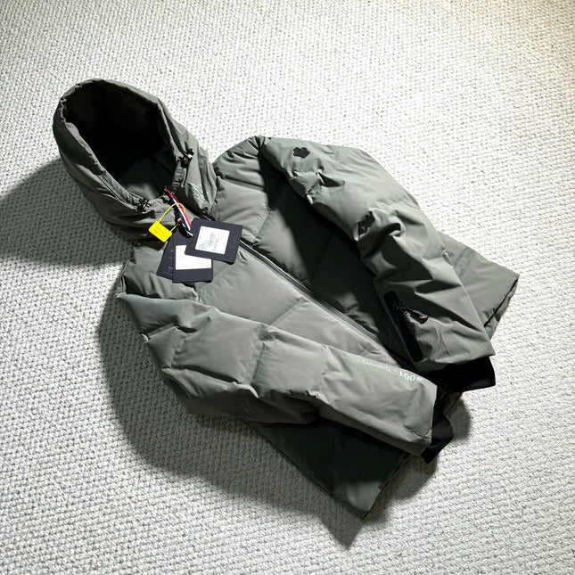 MONCLER 25S DOWN JACKET 425