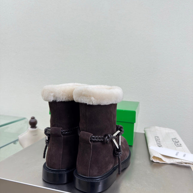 BOTTEGA VENETA 26S FUR-LINED BOOTS IN DARK BROWN SUEDE AND WHITE WOOL