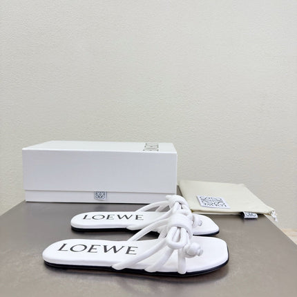 LOEWE 26S FLAMENCO KNOT SANDAL IN WHITE CALFSKIN
